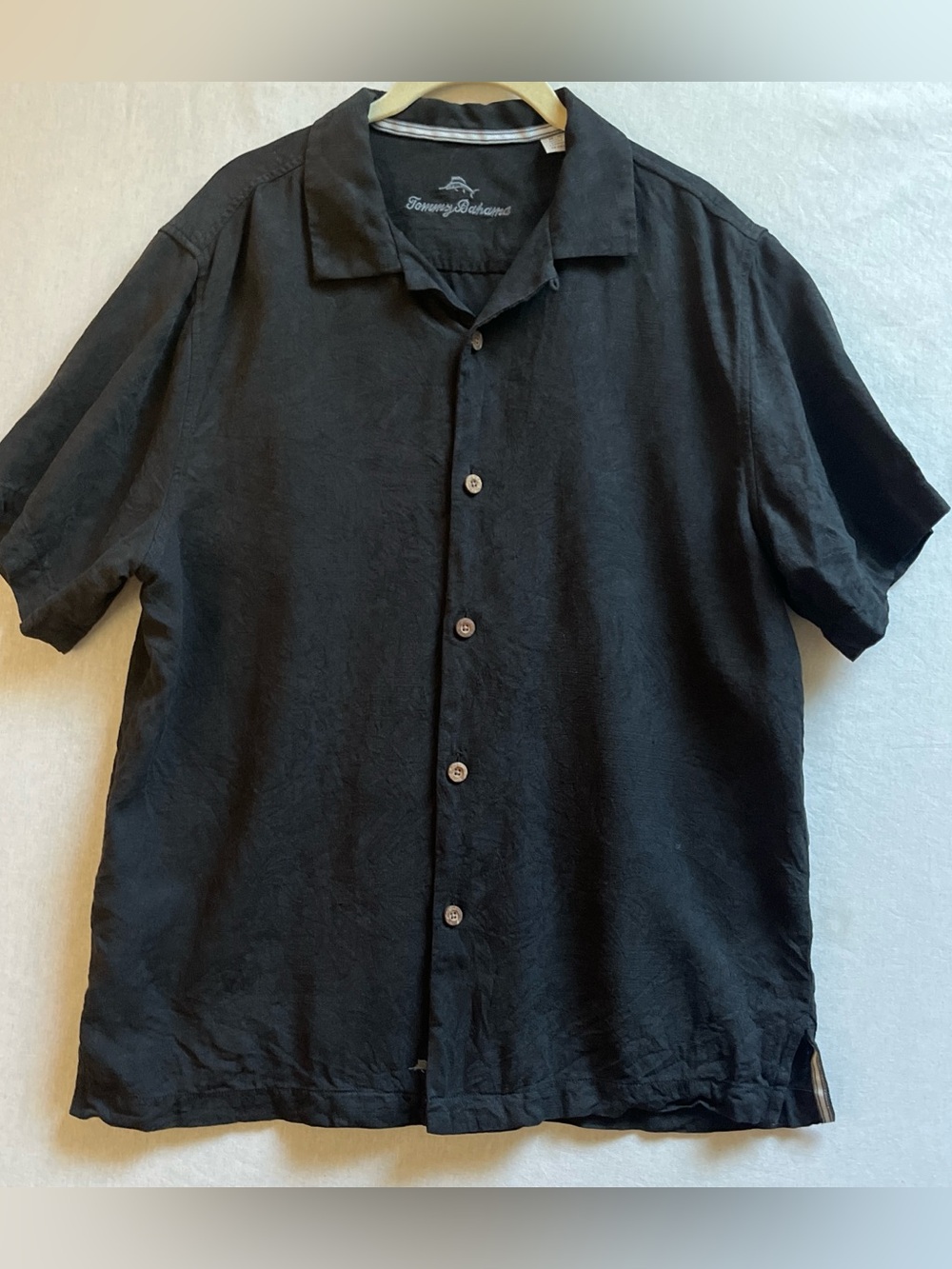 Tommy Bahama Size M Black 100 Percent Silk Short Sleeve Button Down Shirt